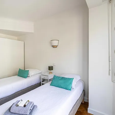 Apartment Elegance And Refinement With Ac -